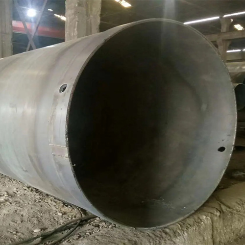 选择保定钢护筒的材质时，主要考虑哪些因素